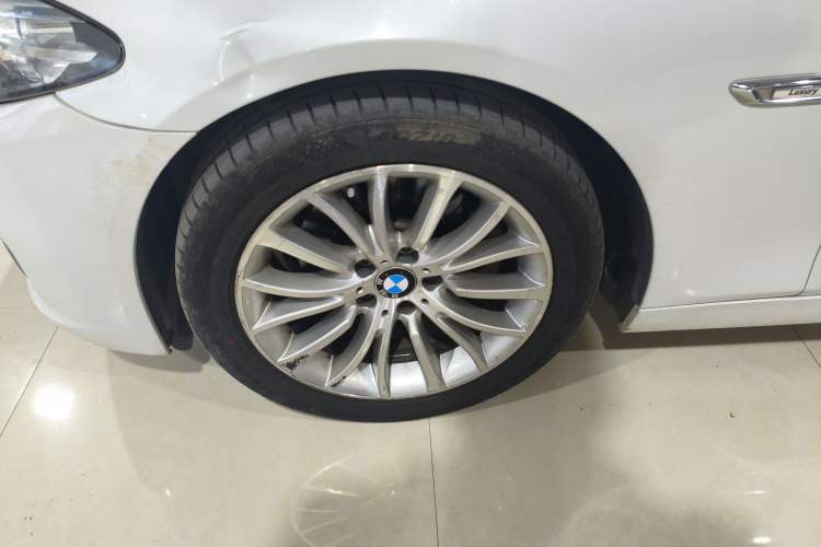 Used BMW 5 Series 2014 525Li Luxury Design Package Exterior 7