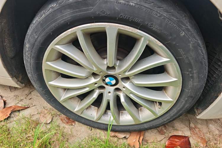 Used BMW 5 Series 2014 525Li Luxury Design Package Exterior 7
