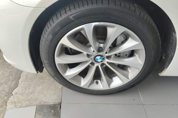Used BMW 5 Series 2014 528Li Leading Model Exterior 7