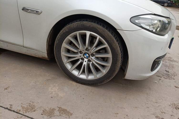 Used BMW 5 Series 2014 525Li Luxury Design Package Exterior 7