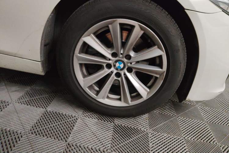 Used BMW 5 Series 2014 520i Elegant Edition Exterior 7