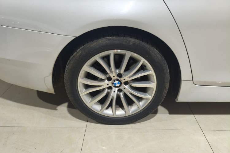 Used BMW 5 Series 2014 525Li Luxury Design Package Exterior 8