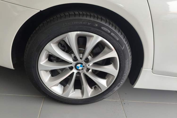 Used BMW 5 Series 2014 528Li Leading Model Exterior 8