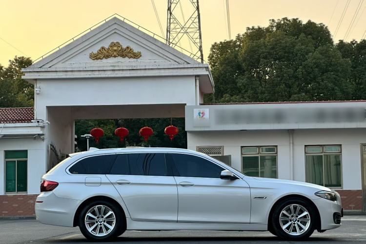 Used BMW 5 Series 2014 520i Touring Edition Exterior 9