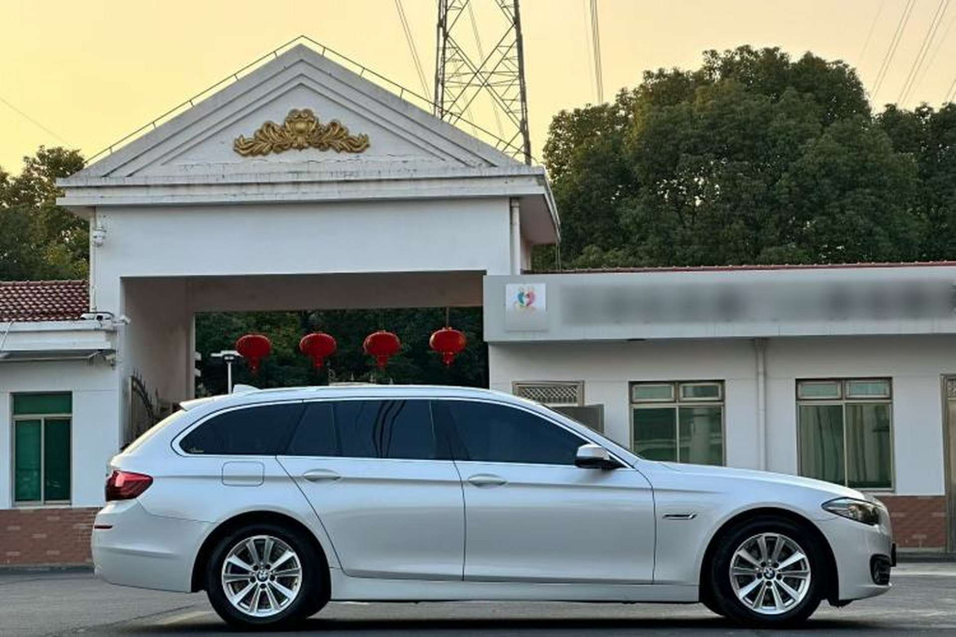 Used BMW 5 Series 2014 520i Touring Edition Exterior 9