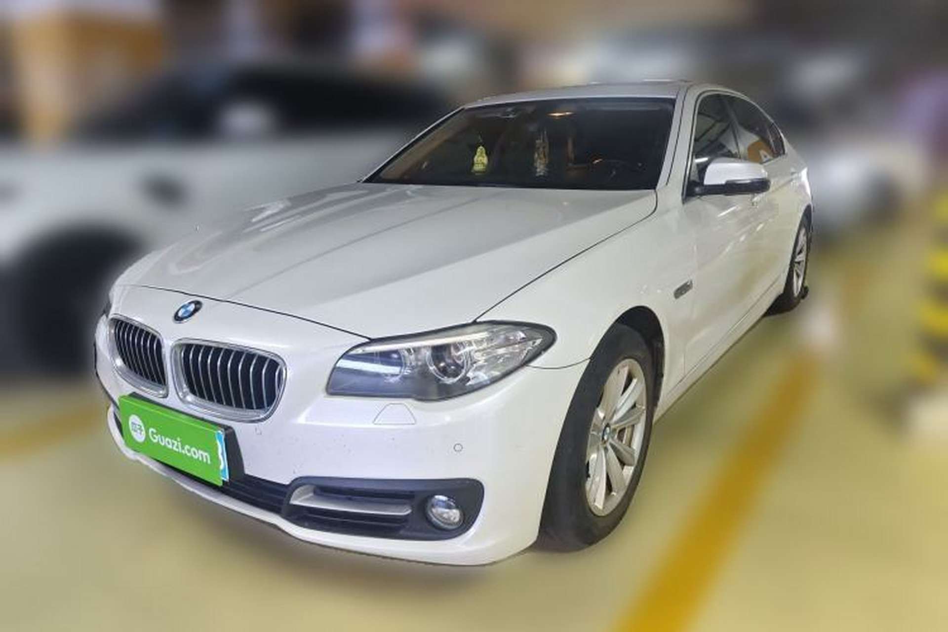 Used BMW 5 Series 2014 520Li Elegant Model Front Left 45 Deg