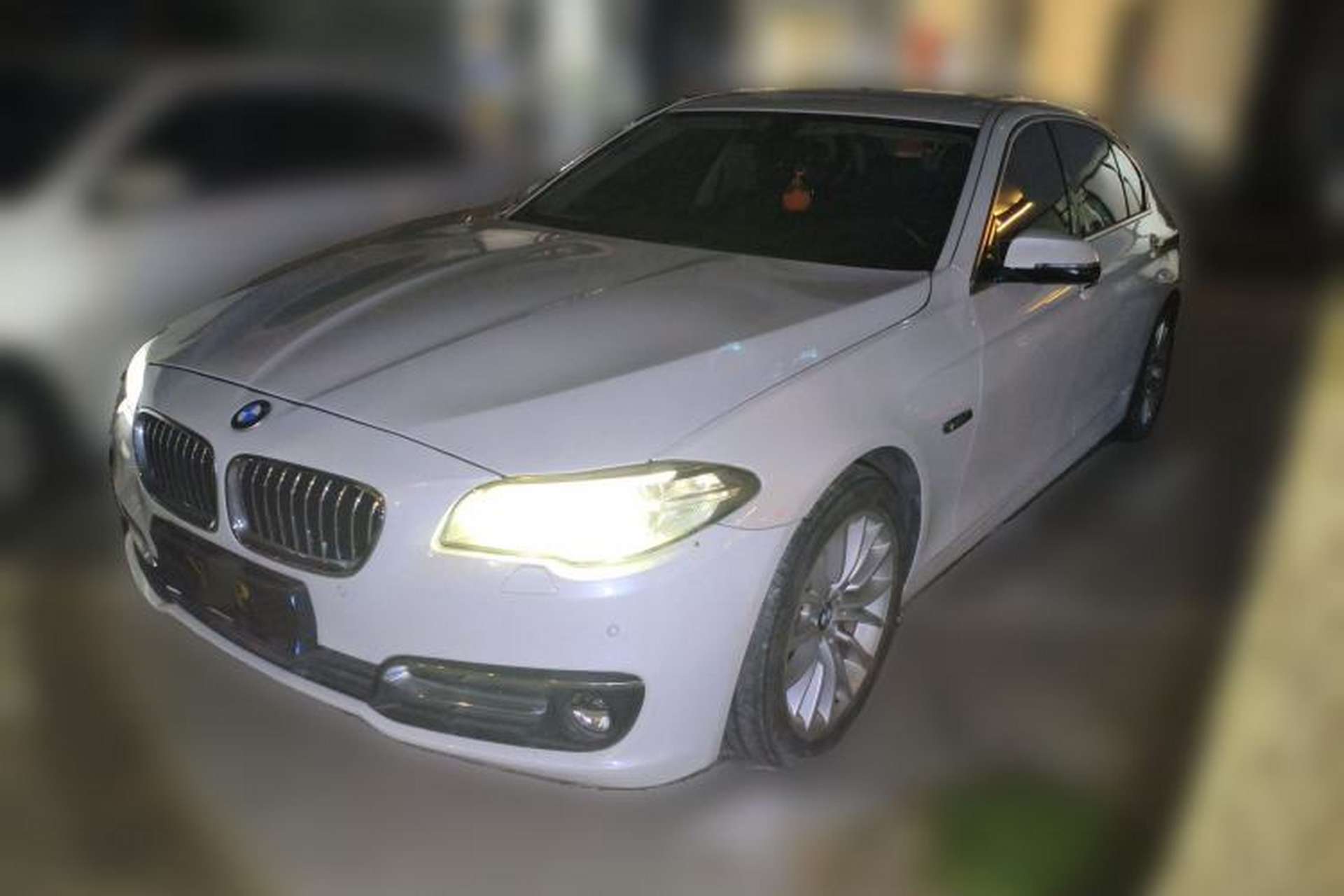 Used BMW 5 Series 2014 525Li Luxury Design Package Front Left 45 Deg