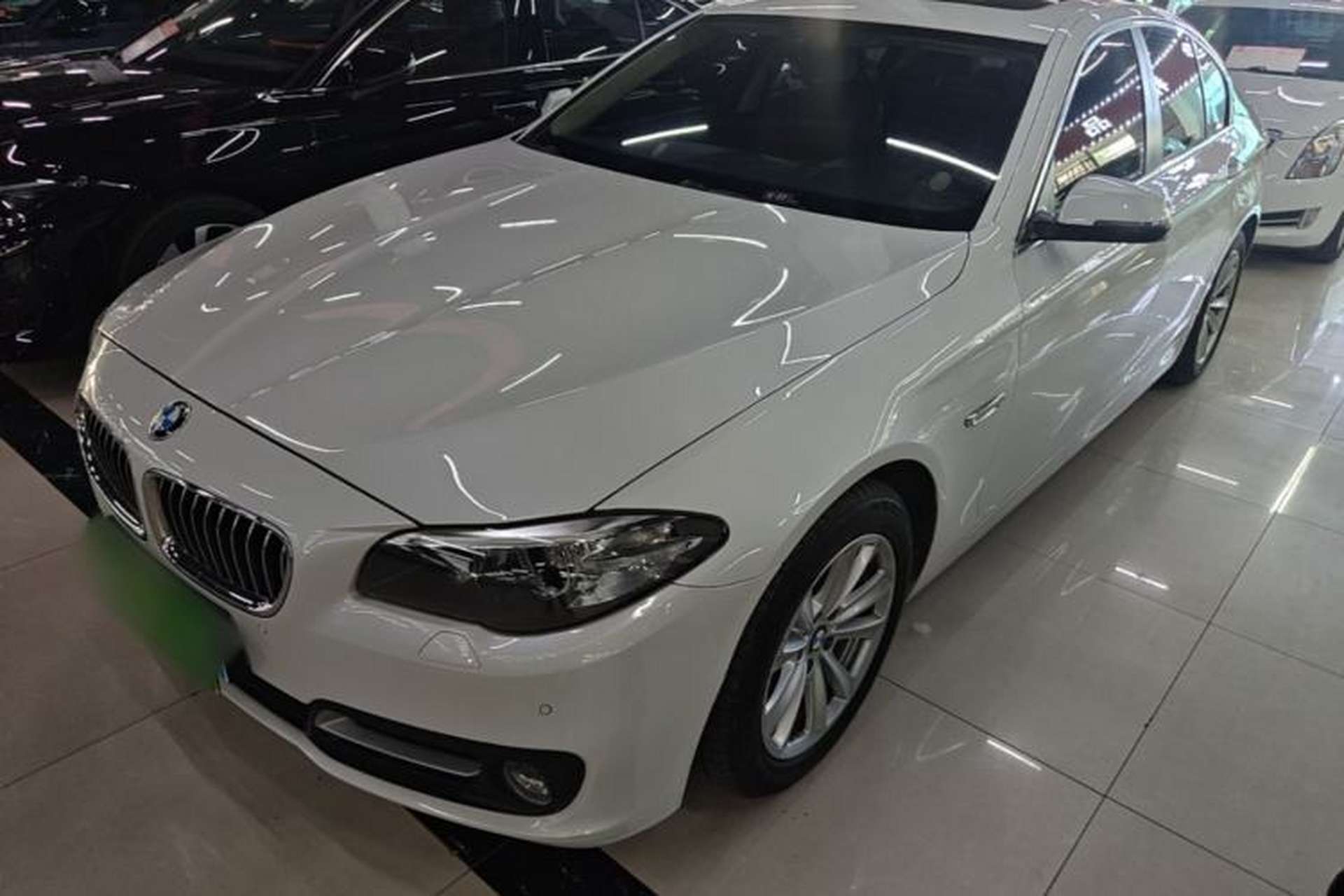 Used BMW 5 Series 2014 520i Elegant Edition Front Left 45 Deg