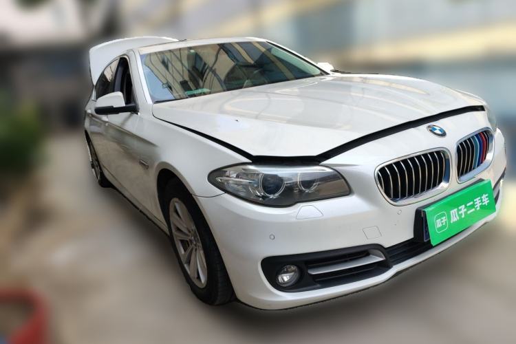 Used BMW 5 Series 2014 520Li Elegant Model Front Right 45 Deg