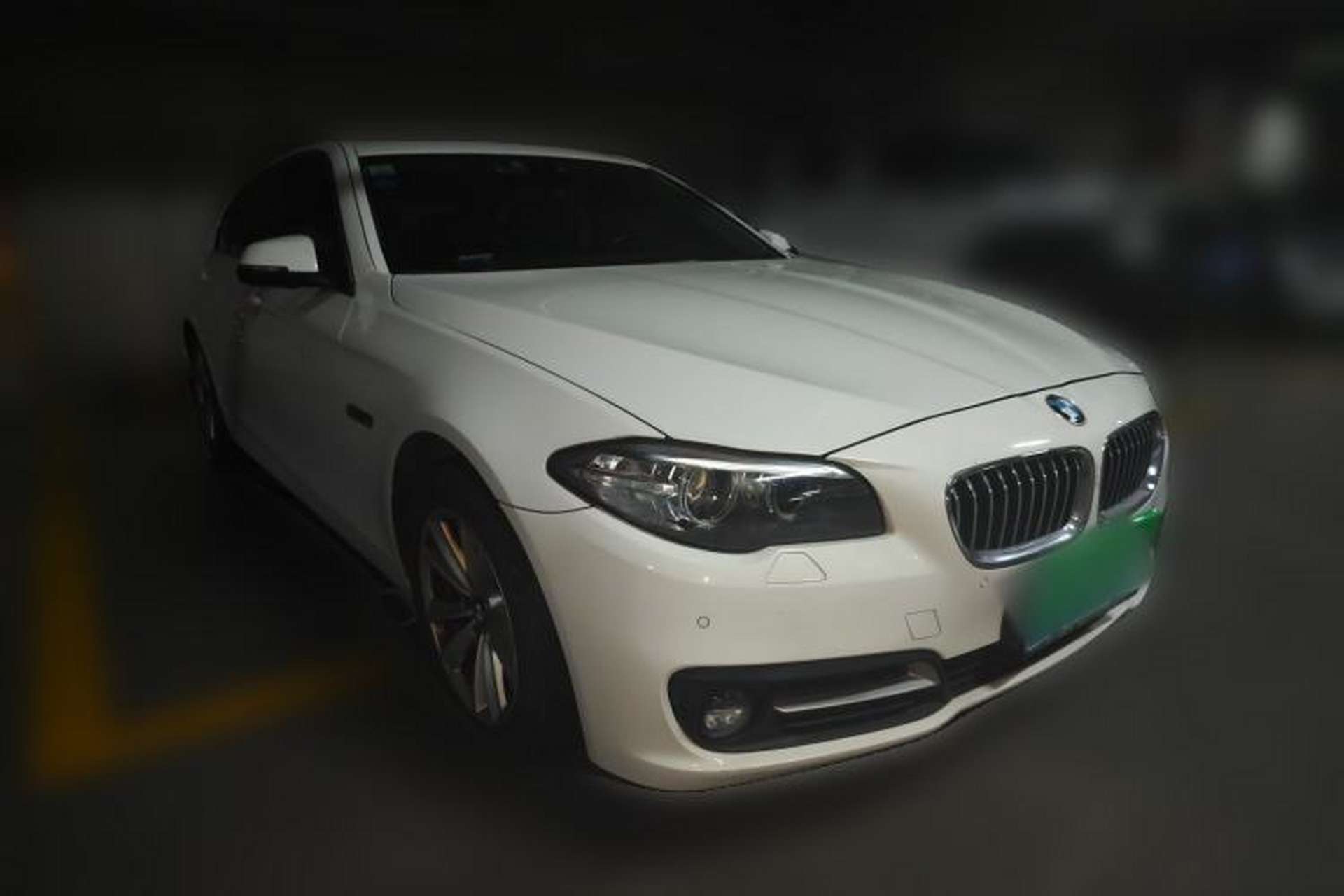 Used BMW 5 Series 2014 520Li Elegant Model Front Right 45 Deg