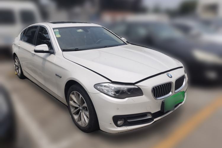 Used BMW 5 Series 2014 520Li Elegant Model Front Right 45 Deg