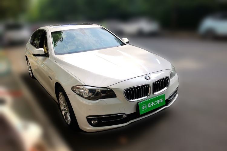 Used BMW 5 Series 2014 525Li Luxury Design Package Front Right 45 Deg