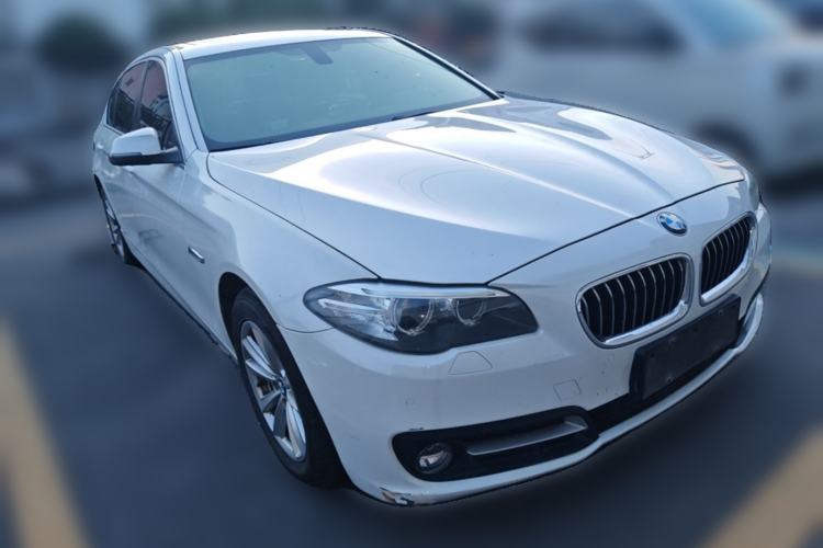 Used BMW 5 Series 2014 520Li Elegant Model Front Right 45 Deg