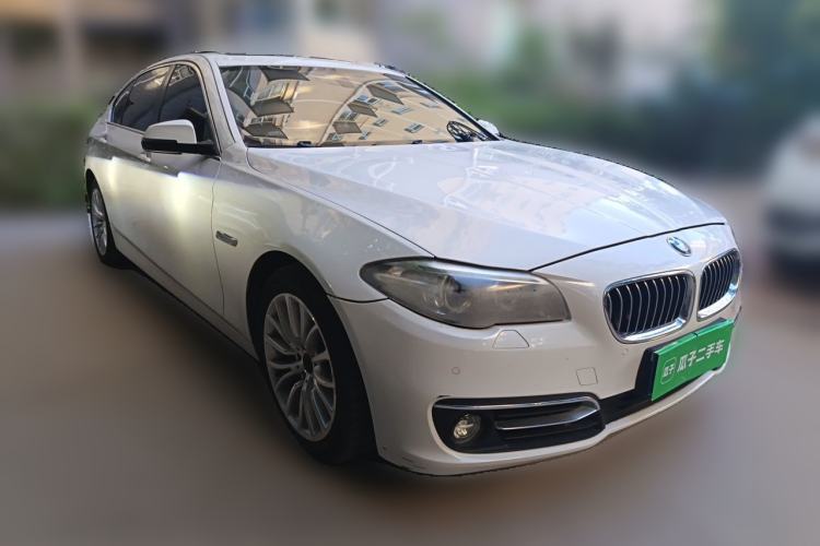 Used BMW 5 Series 2014 530Li Leading Model Front Right 45 Deg
