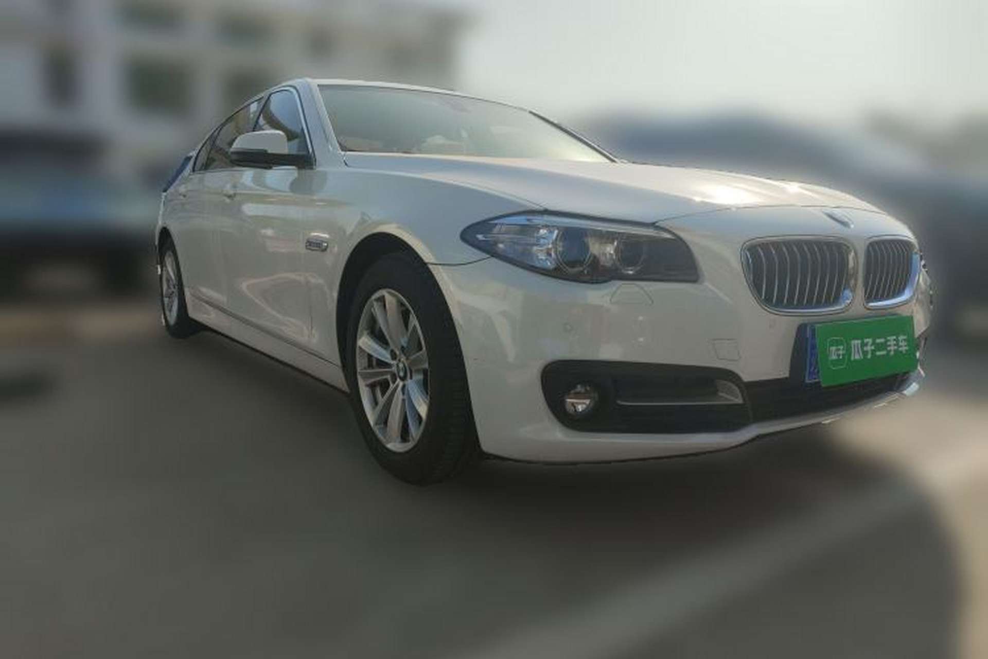 Used BMW 5 Series 2014 520Li Elegant Model Front Right 45 Deg