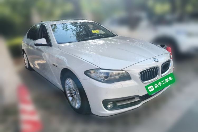 Used BMW 5 Series 2014 525Li Leading Model Front Right 45 Deg