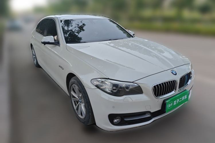 Used BMW 5 Series 2014 520Li Elegant Model Front Right 45 Deg