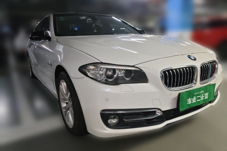 Used BMW 5 Series 2014 525Li Luxury Design Package Front Right 45 Deg