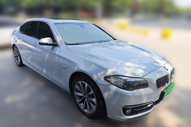 Used BMW 5 Series 2014 528Li Leading Model Front Right 45 Deg