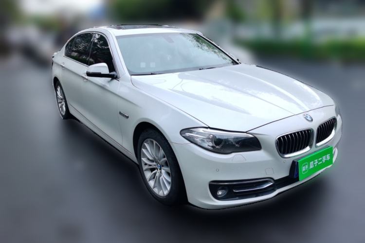 Used BMW 5 Series 2014 525Li Luxury Design Package Front Right 45 Deg