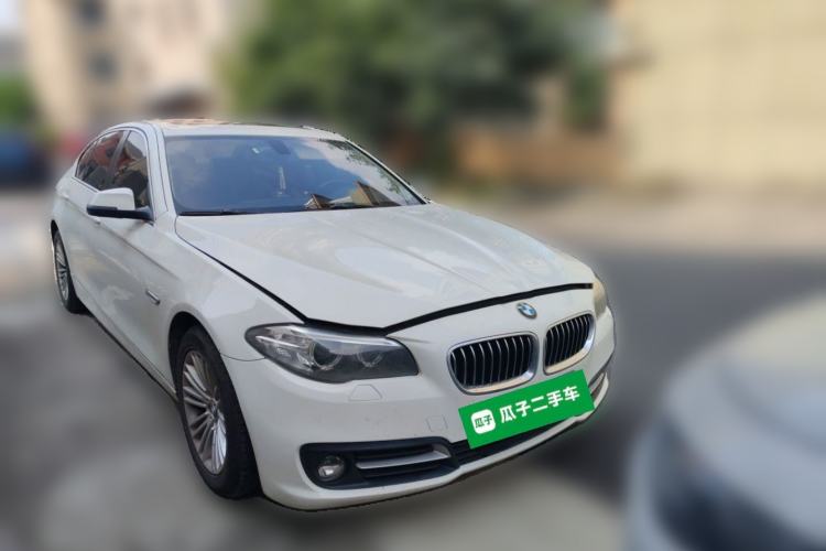 Used BMW 5 Series 2014 525Li Leading Model Front Right 45 Deg