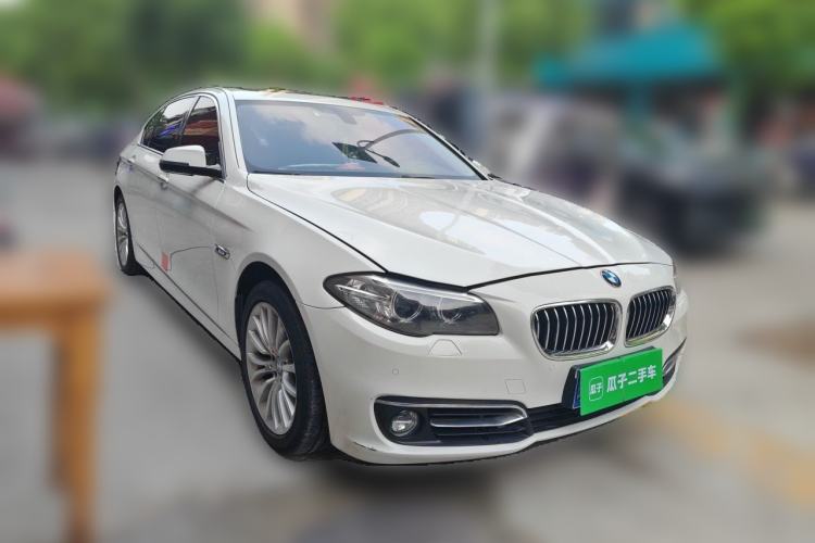 Used BMW 5 Series 2014 525Li Luxury Design Package Front Right 45 Deg
