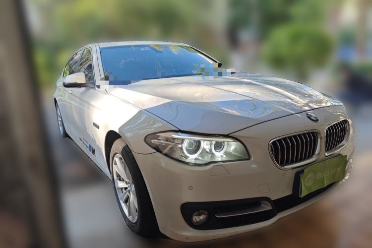 Used BMW 5 Series 2014 520Li Elegant Model Front Right 45 Deg