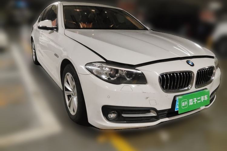 Used BMW 5 Series 2014 520i Elegant Edition Front Right 45 Deg