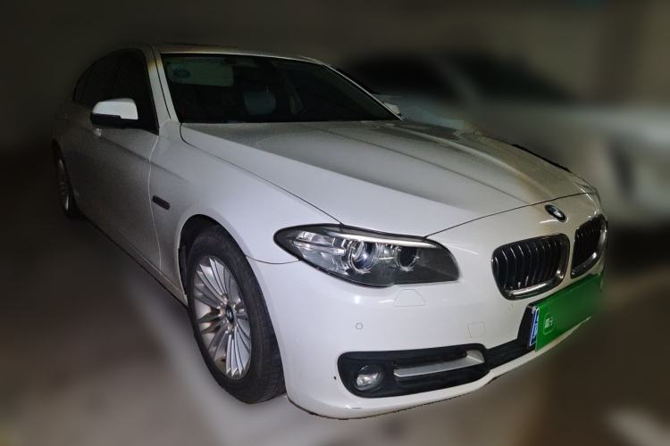 Used BMW 5 Series 2014 525Li Leading Model Front Right 45 Deg