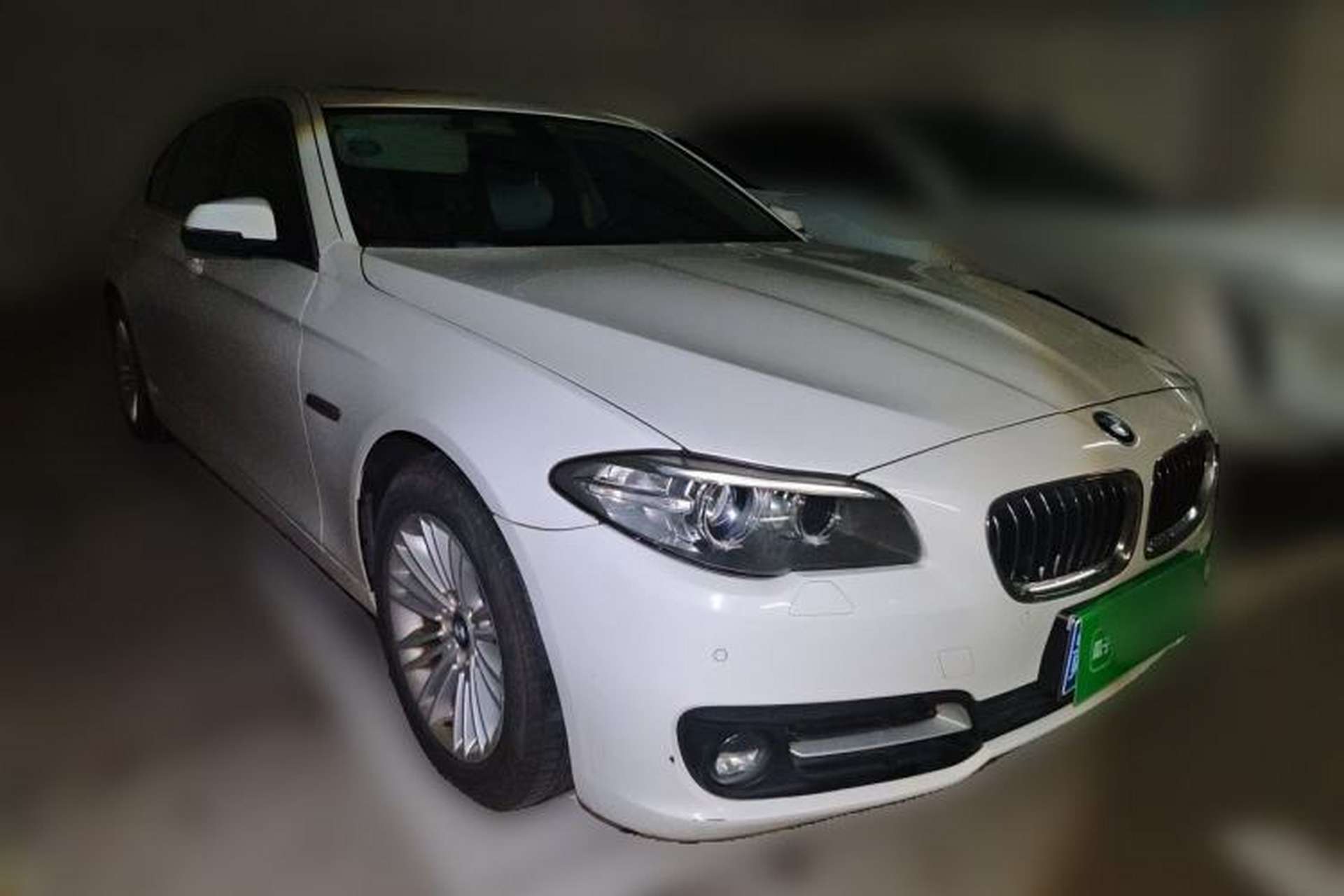 Used BMW 5 Series 2014 525Li Leading Model Front Right 45 Deg