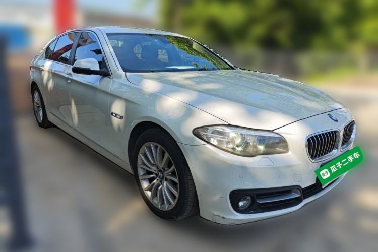 Used BMW 5 Series 2014 520Li Elegant Model Front Right 45 Deg