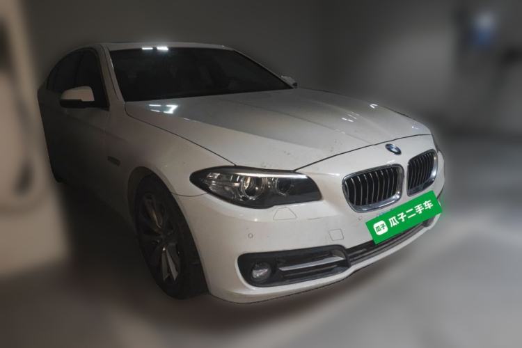 Used BMW 5 Series 2014 530Li Leading Model Front Right 45 Deg
