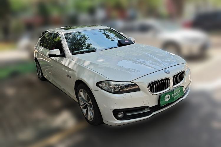 Used BMW 5 Series 2014 528Li Leading Model Front Right 45 Deg