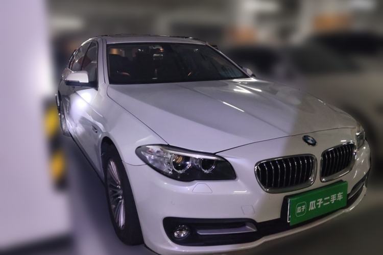 Used BMW 5 Series 2014 525Li Leading Model Front Right 45 Deg