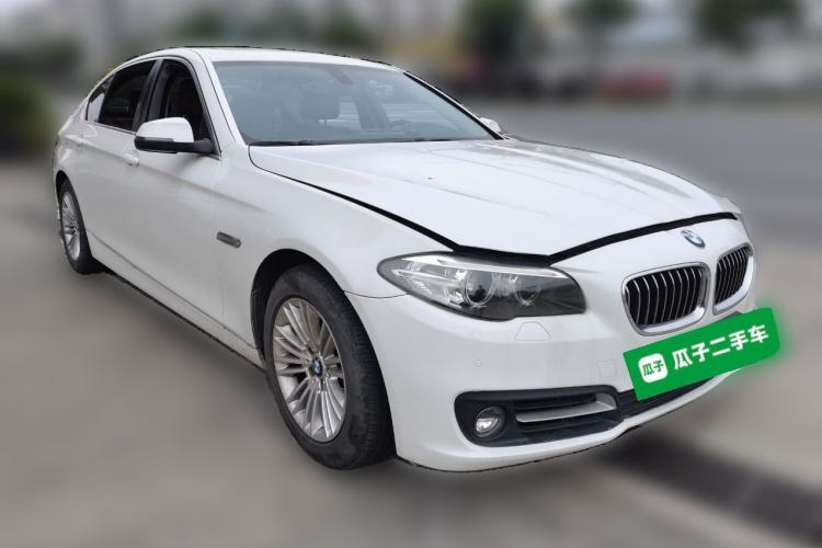 Used BMW 5 Series 2014 525Li Leading Model Front Right 45 Deg