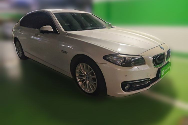 Used BMW 5 Series 2014 525Li Luxury Design Package Front Right 45 Deg