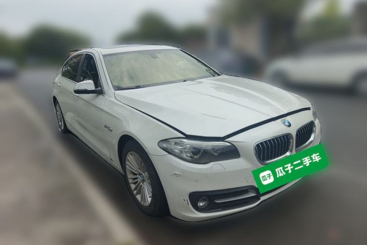 Used BMW 5 Series 2014 525Li Leading Model Front Right 45 Deg