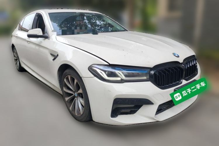 Used BMW 5 Series 2014 520Li Elegant Model Front Right 45 Deg