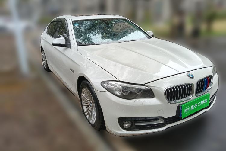 Used BMW 5 Series 2014 525Li Leading Model Front Right 45 Deg