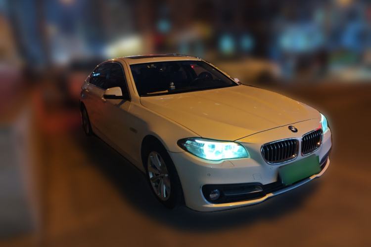 Used BMW 5 Series 2014 520Li Elegant Model Front Right 45 Deg