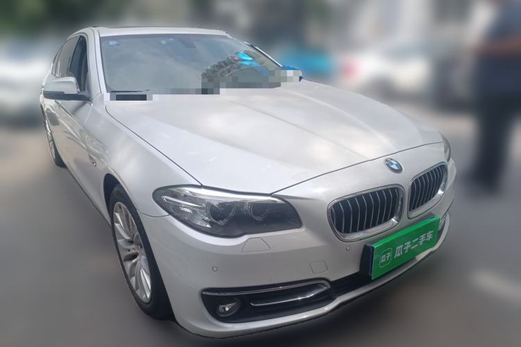 Used BMW 5 Series 2014 525Li Luxury Design Package Front Right 45 Deg