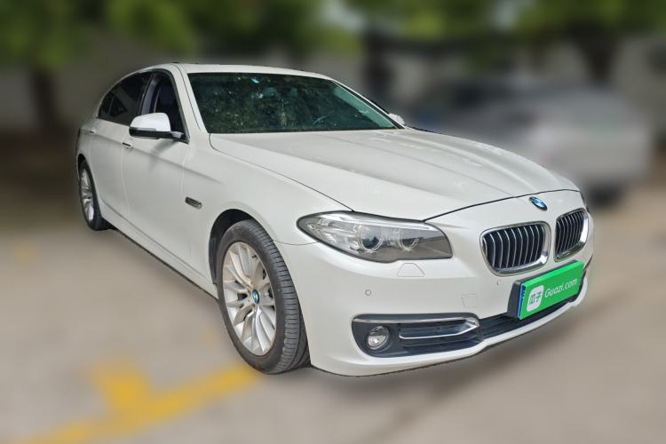 Used BMW 5 Series 2014 525Li Luxury Design Package Front Right 45 Deg