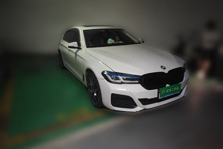 Used BMW 5 Series 2014 525Li Leading Model Front Right 45 Deg