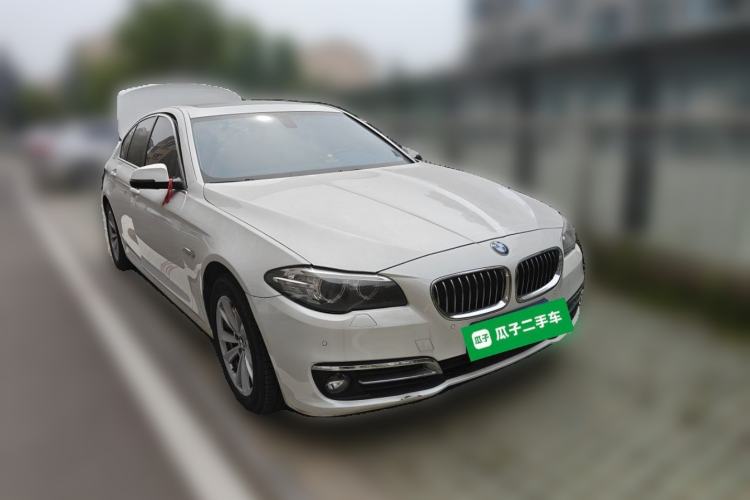 Used BMW 5 Series 2014 520Li Elegant Model Front Right 45 Deg