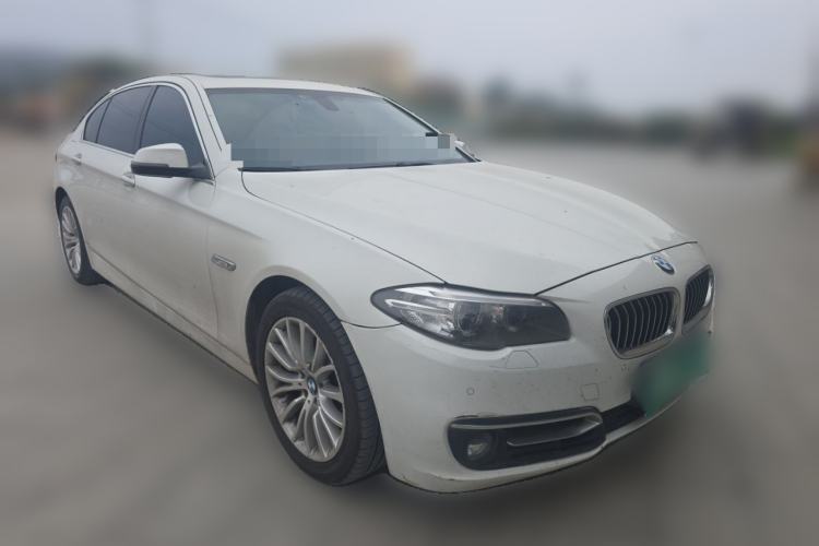 Used BMW 5 Series 2014 525Li Luxury Design Package Front Right 45 Deg