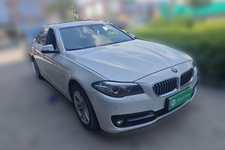 Used BMW 5 Series 2014 520Li Elegant Model Front Right 45 Deg