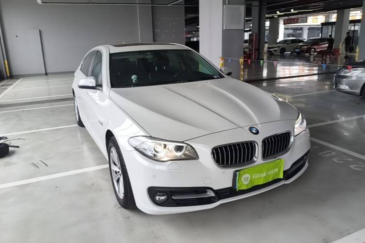 Used BMW 5 Series 2014 520Li Elegant Model Front Right 45 Deg