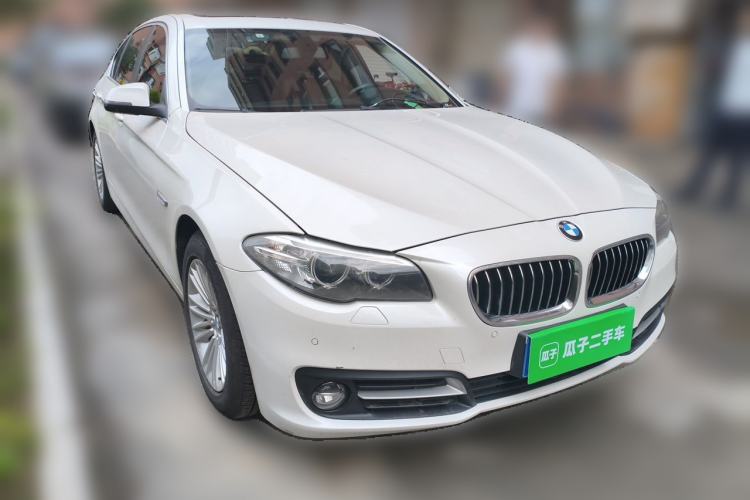Used BMW 5 Series 2014 525Li Leading Model Front Right 45 Deg