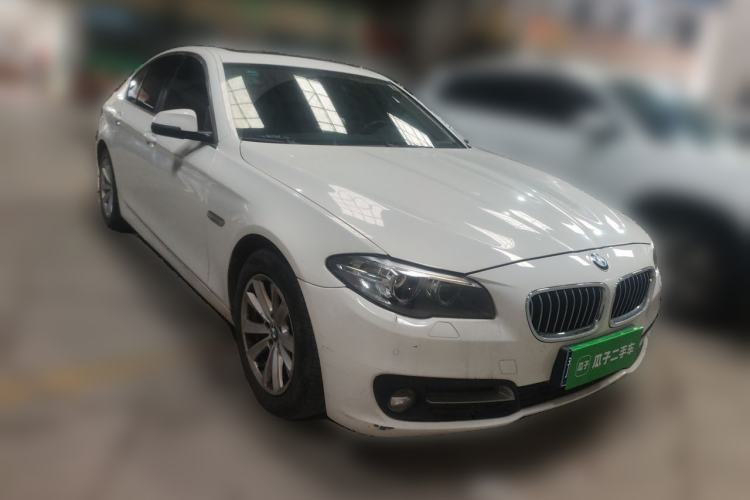 Used BMW 5 Series 2014 520i Elegant Edition Front Right 45 Deg