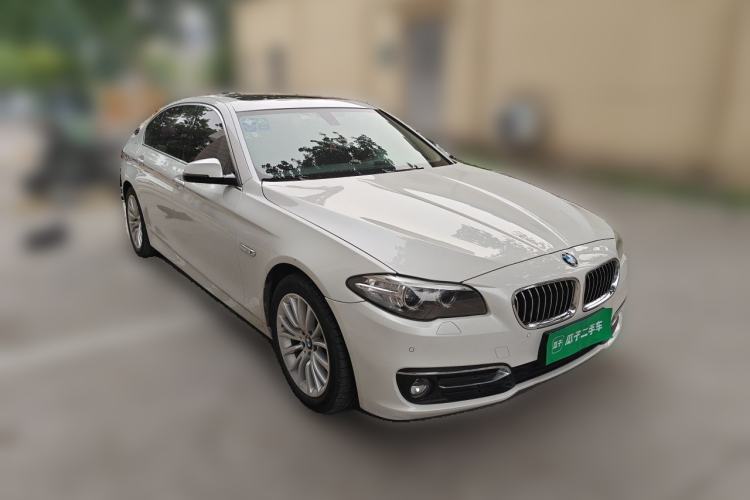 Used BMW 5 Series 2014 525Li Luxury Design Package Front Right 45 Deg